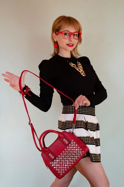RED HANDBAG FOR WOMEN
