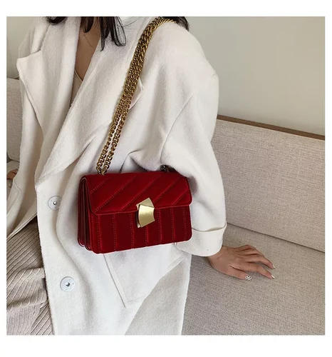 RED HANDBAG FOR WOMEN